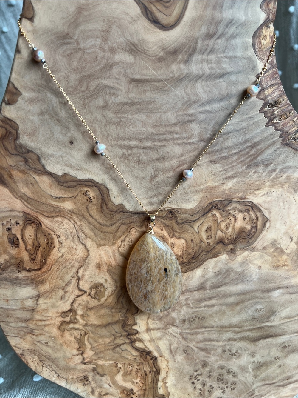 Gold Chain Necklace with Beige Teardrop Stone and Pearl Accents